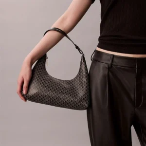 תיק קלווין קליין Allover Monogram Logo Shoulder נשים