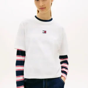 חולצת טישירט קצרה טומי הילפיגר Boxy Badge Tee נשים