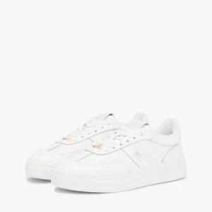 נעלי טומי הילפיגר Debossed Th Monogram Leather Court Trainers נשים
