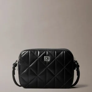 תיק קלווין קליין Quilted Emblem Logo Double Zip Camera נשים