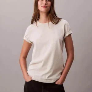 חולצת טישירט קצרה קלווין קליין Essential Crew Neck נשים
