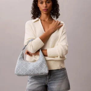 תיק קלווין קליין Emblem Aop Denim Shoulder Bag נשים LV04F3431G-YBZ