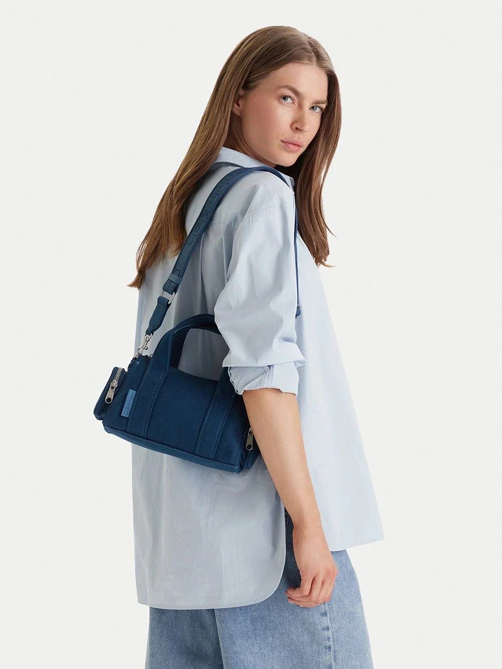 תיק קלווין קליין Webbing Strap Canvas Pocket Bag נשים