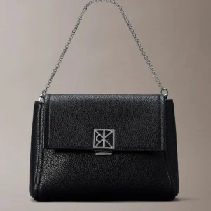 תיק קלווין קליין Emblem Hw Pebble Crossbody 20 נשים