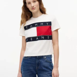 חולצת טישירט קצרה טומי הילפיגר Flag T נשים