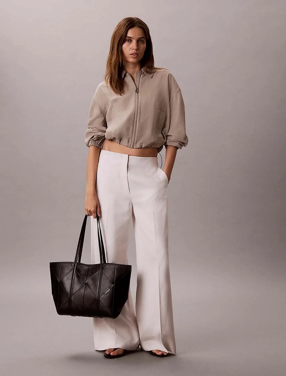 תיק קלווין קליין Woven Medium Carryall נשים